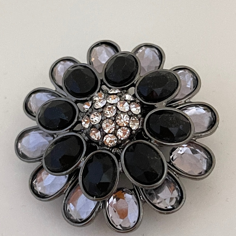 Cocktail costume ring expandable
